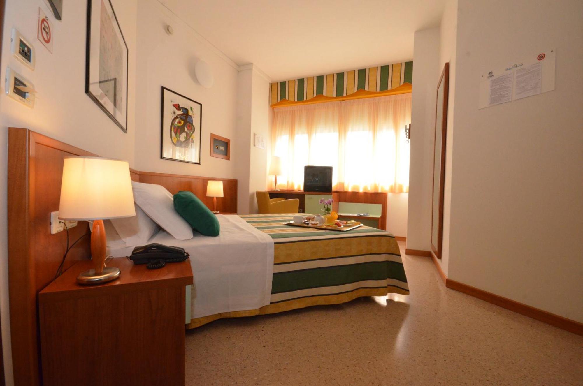Hotel Luna Бибионе Экстерьер фото