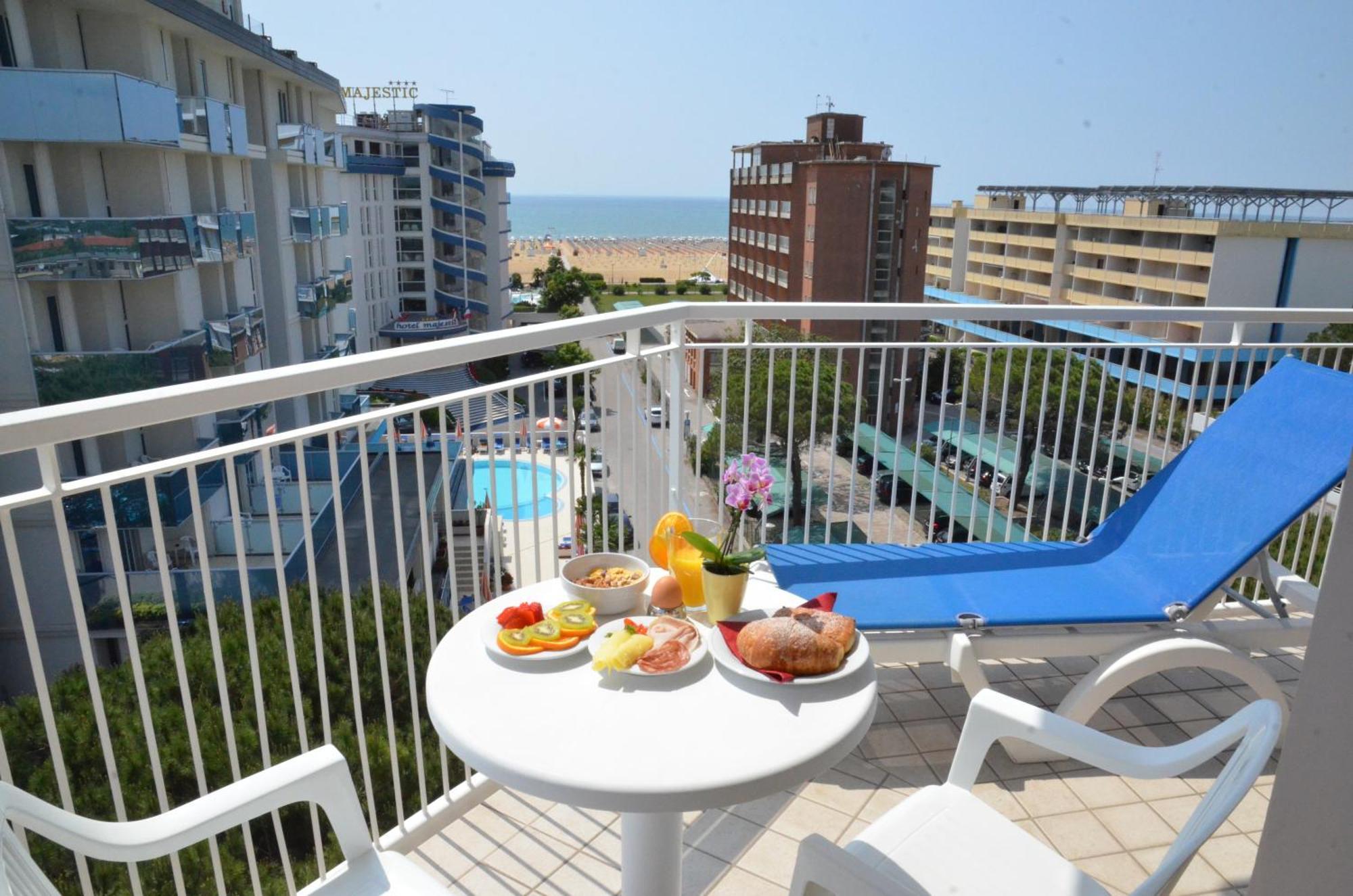 Hotel Luna Бибионе Экстерьер фото