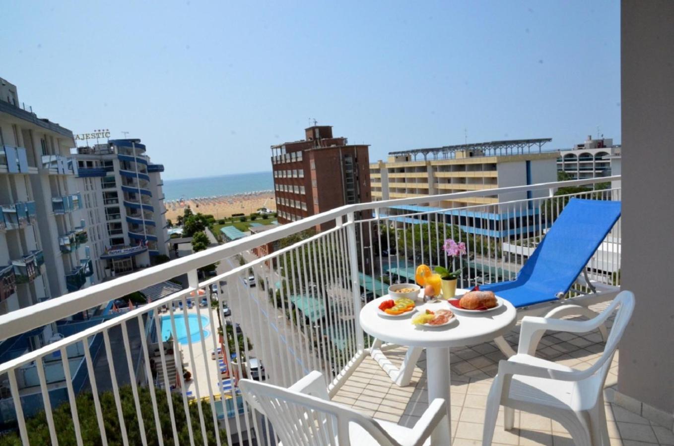 Hotel Luna Бибионе Экстерьер фото